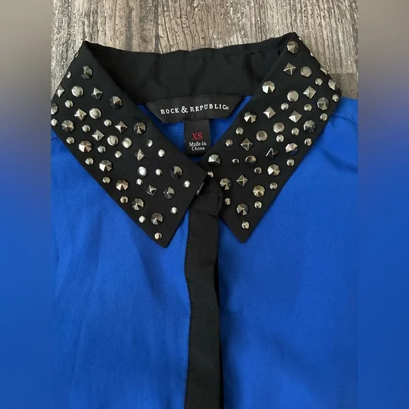 Rock&Republic Blue Black Studded Collar Button Down Sleeveless Top Size XS - Picture 3 of 4